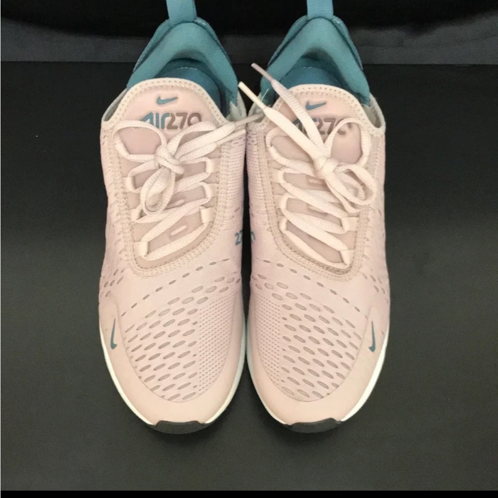 Excellent Condition Nike Air Max 270 Shoe